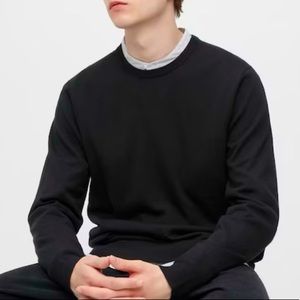Uniqlo black wool sweater